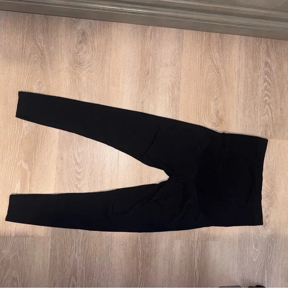 Black High-Waisted Maternity Leggings - Large - Picture 2 of 6